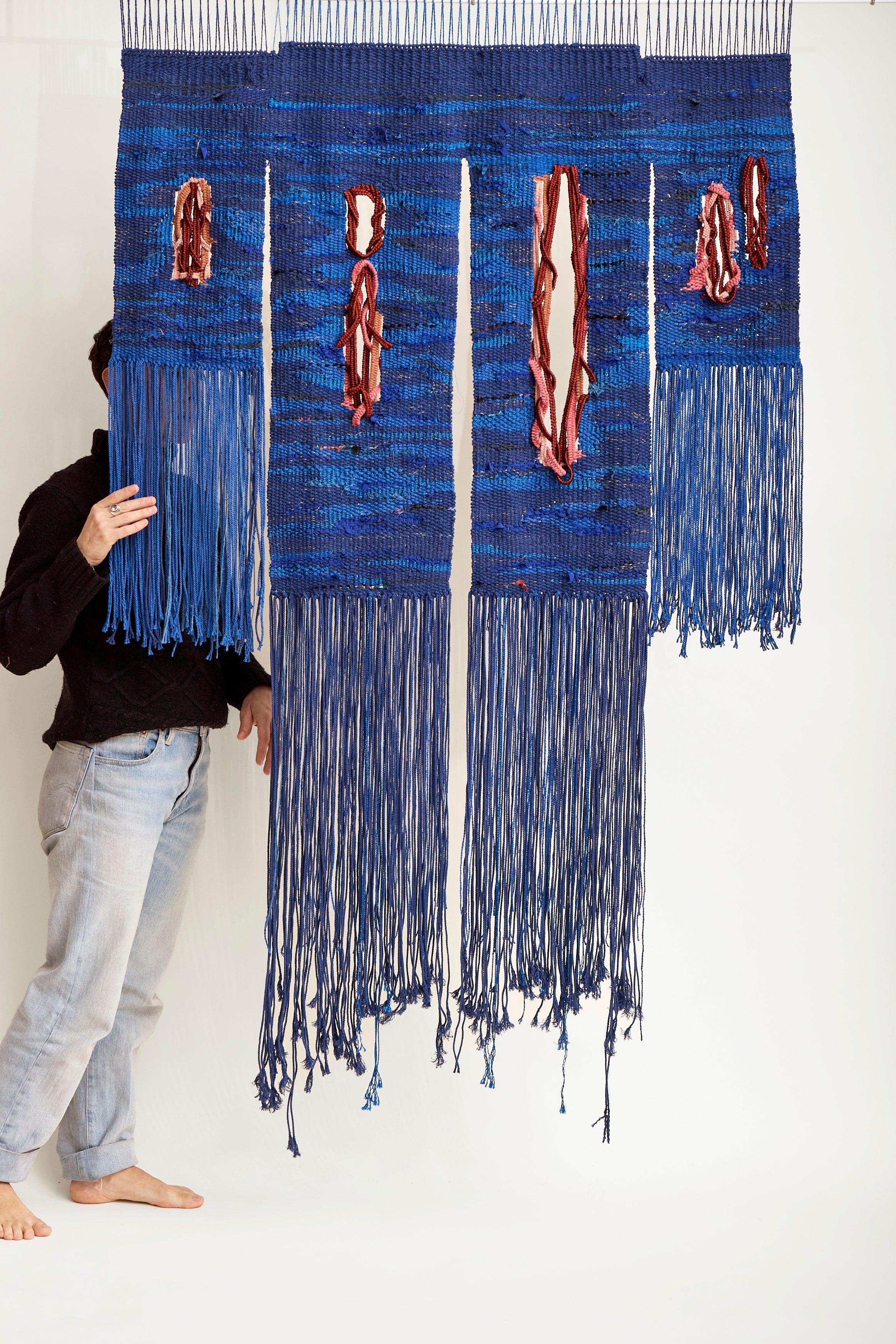 Beginner’s Tapestry Workshop in Barcelona: A Textile Experience at INDOI Ghar