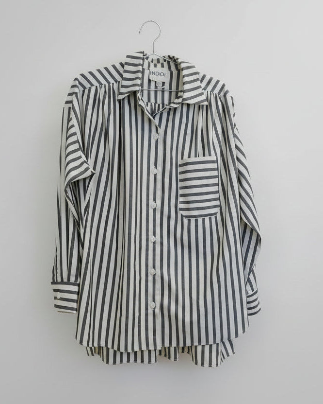 margaritte oversize shirt i black & white stripe (regenerative cotton)