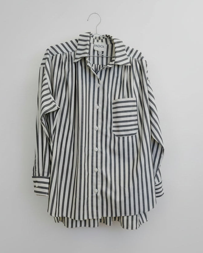 margaritte oversize shirt i black & white stripe (regenerative cotton)